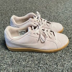 Women’s Nike Court Royal - soft pink